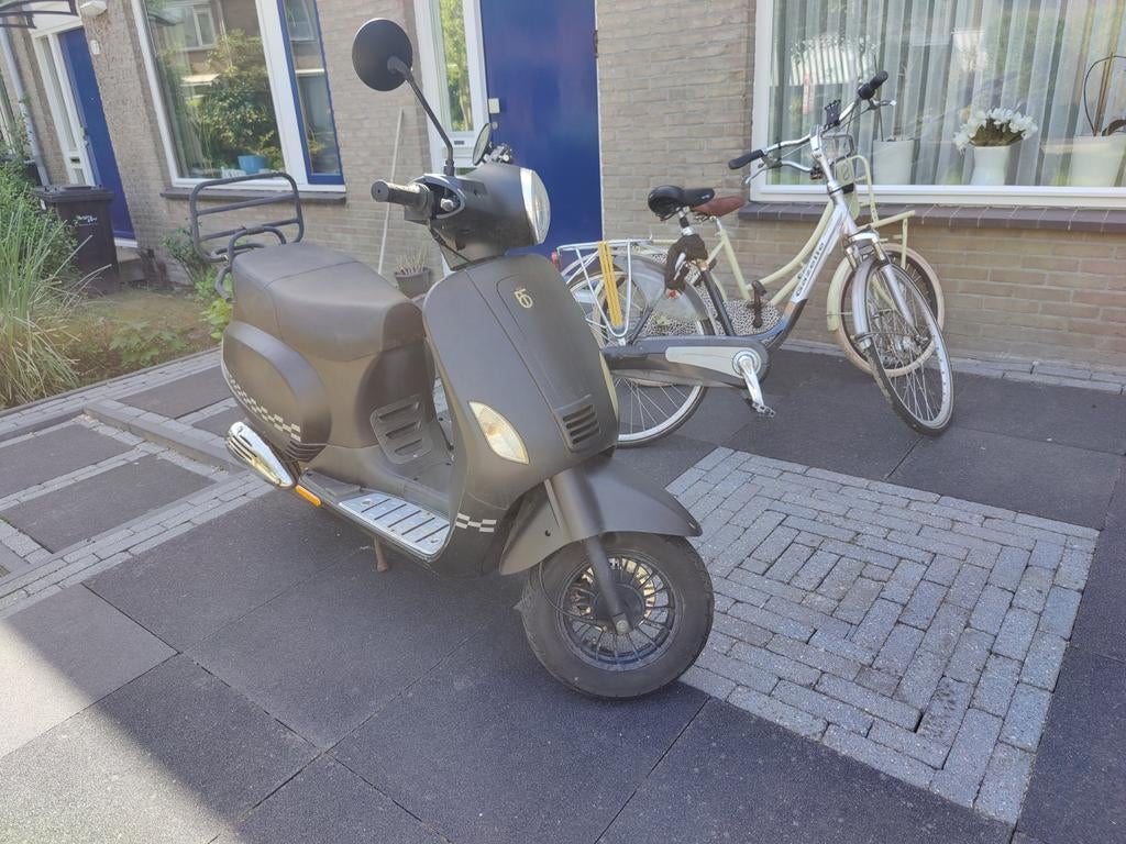 BTC Scooter Mat Zwart - heeft aandacht nodig, Ophalen, Gebruikt, Overige typen, Overige merken