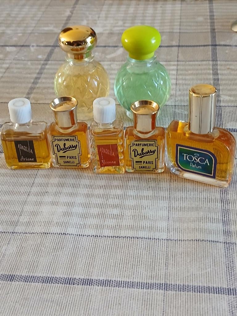 Mini parfum flesjes, Verzamelen, Parfumverzamelingen, Ophalen of Verzenden, Miniatuur