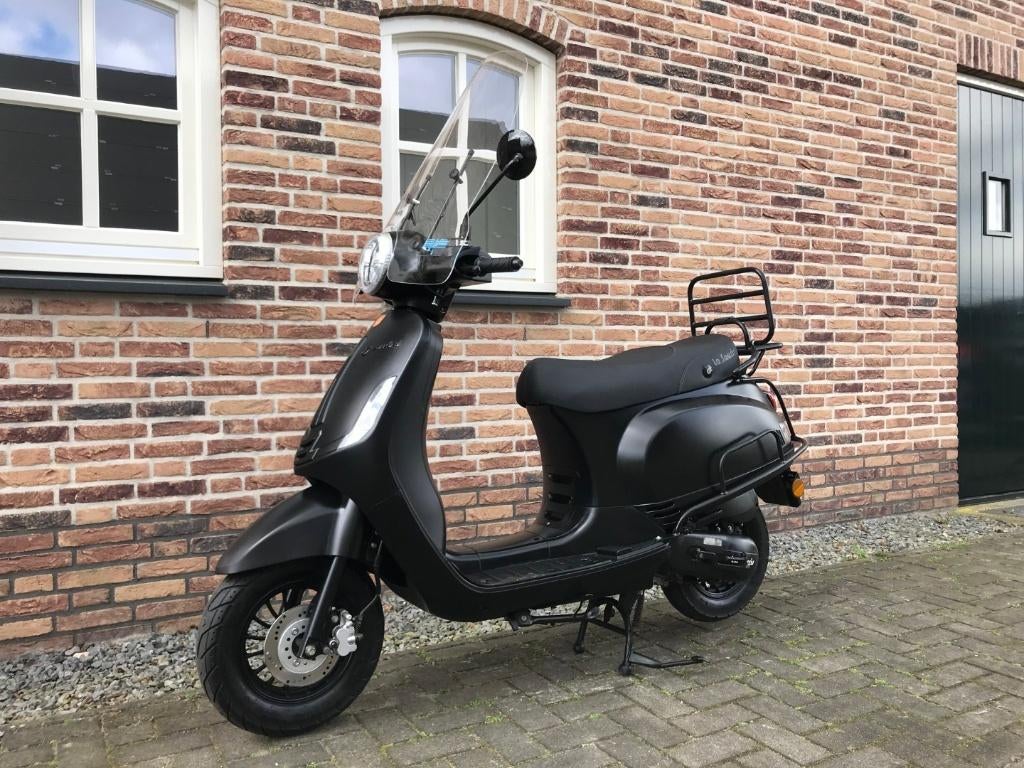 LA SOURIS SOURINI BROM 2023 GTS TOSCANA BTC VX50 SENZO RIVA, Fietsen en Brommers, Scooters | Overige merken, Ophalen, Gebruikt
