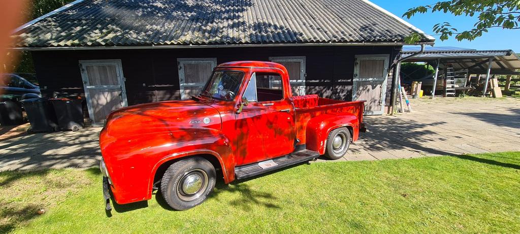 Ford  F100 uit 1955 Rood, Auto's, Bestelauto's, Automaat, Achterwielaandrijving, 8 cilinders, Overige kleuren
