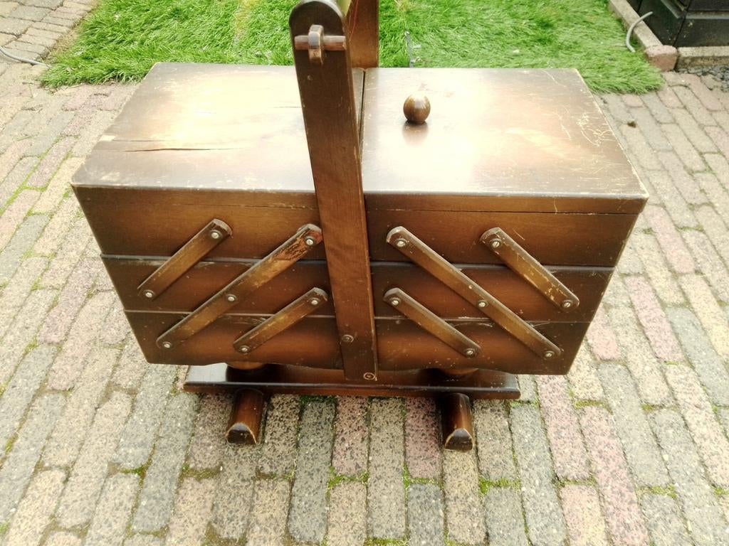 Houten naaidoos met inhoud, Ophalen of Verzenden