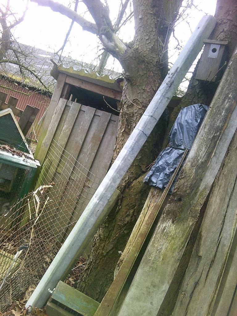 GRATIS Betonpaal 10x10cm L=+/- 275cm  GRATIS, Ophalen, Overige materialen, Minder dan 3 meter, Nieuw