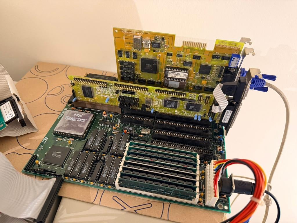 VLB 486 Gemlight GMB-486UNL VLB — complete 486 DX2-66 set, Computers en Software, Vintage Computers, Ophalen of Verzenden