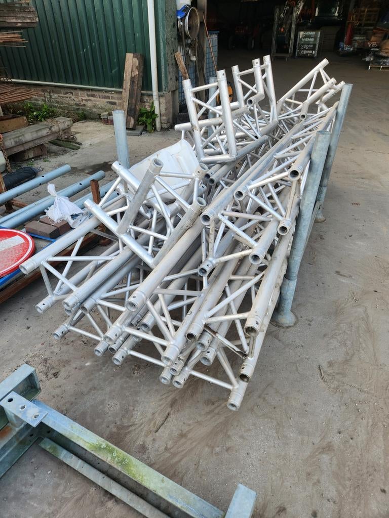 Complete set truss: 4 hoekstukken, diverse lengtes,, Zakelijke goederen, Machines en Bouw | Overig, Ophalen of Verzenden
