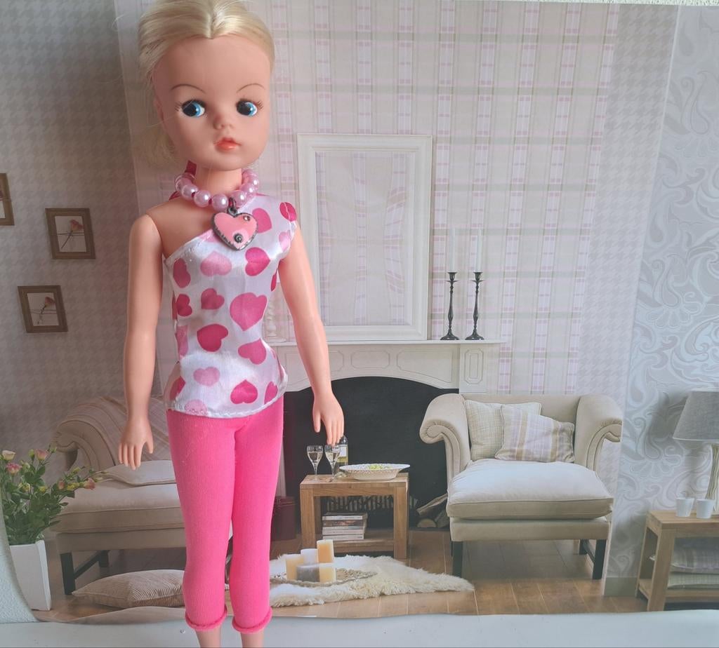 Simba hartjes top  broek ketting barbie sindy fleur excl pop, Ophalen of Verzenden, Gebruikt, Kleertjes