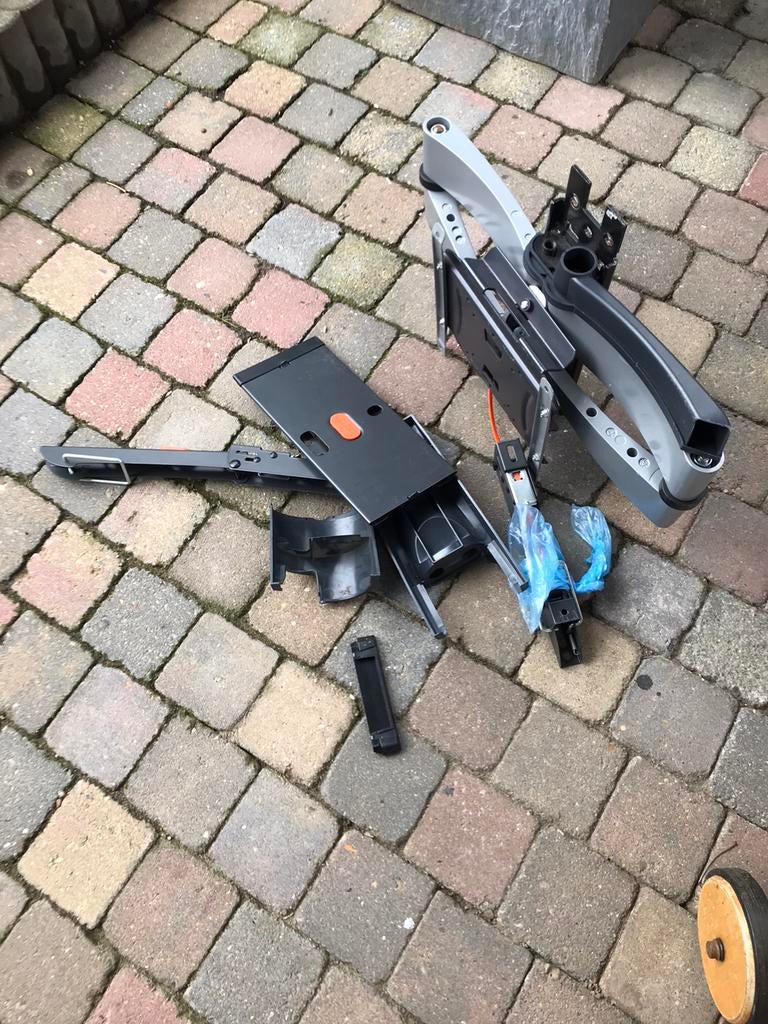 Te koop twee ophang beugels tv, Ophalen of Verzenden, Zo goed als nieuw