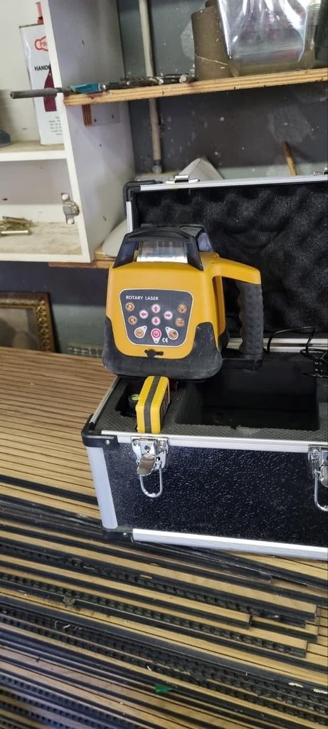 Bouwlaser, Ophalen, Nieuw