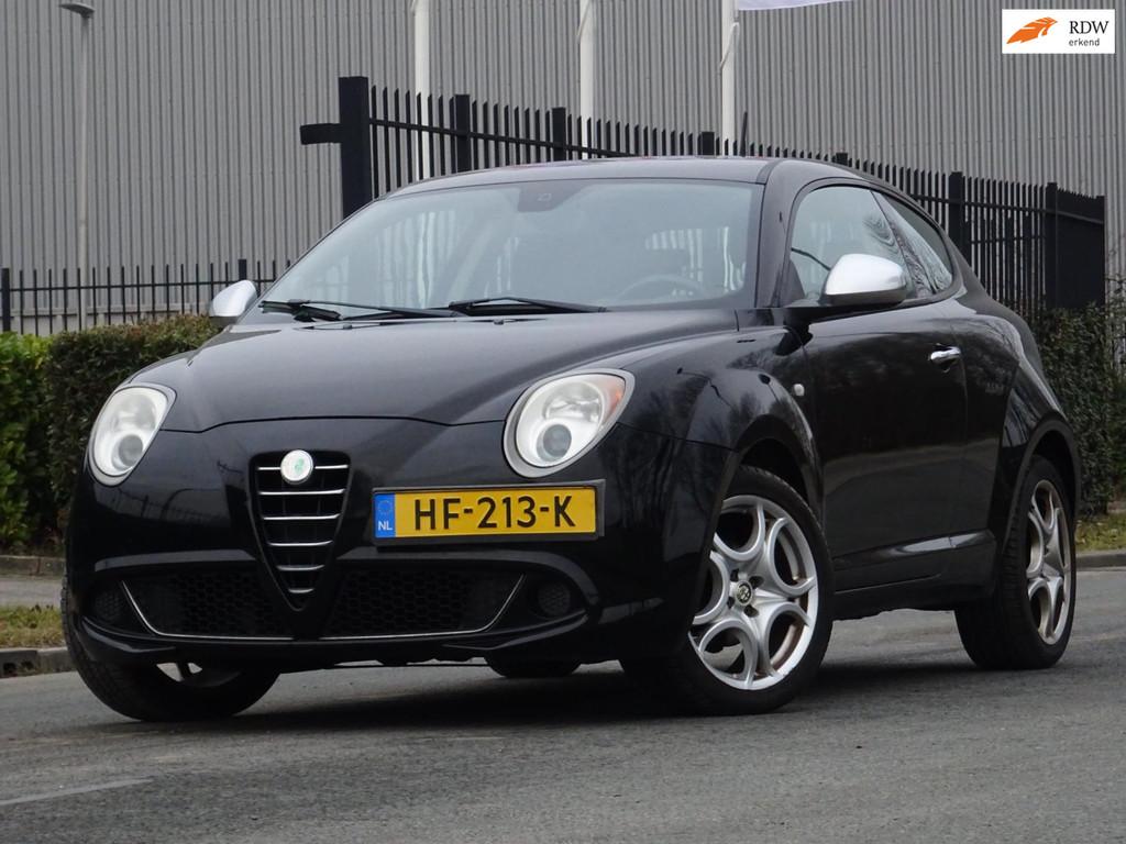 Alfa Romeo MiTo 1.4 CARPLAY/NAVI/CV/APK 2027, Voorwielaandrijving, Euro 5, Gebruikt, 4 cilinders