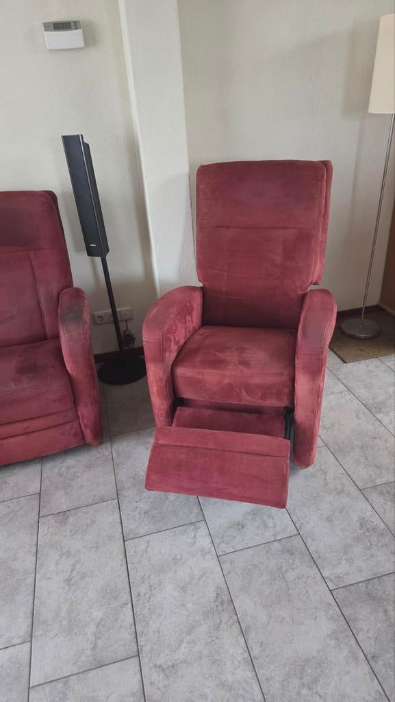 Rode fauteuil met voetensteun, Huis en Inrichting, Fauteuils, Gebruikt, 75 tot 100 cm, Ophalen of Verzenden, 75 tot 100 cm
