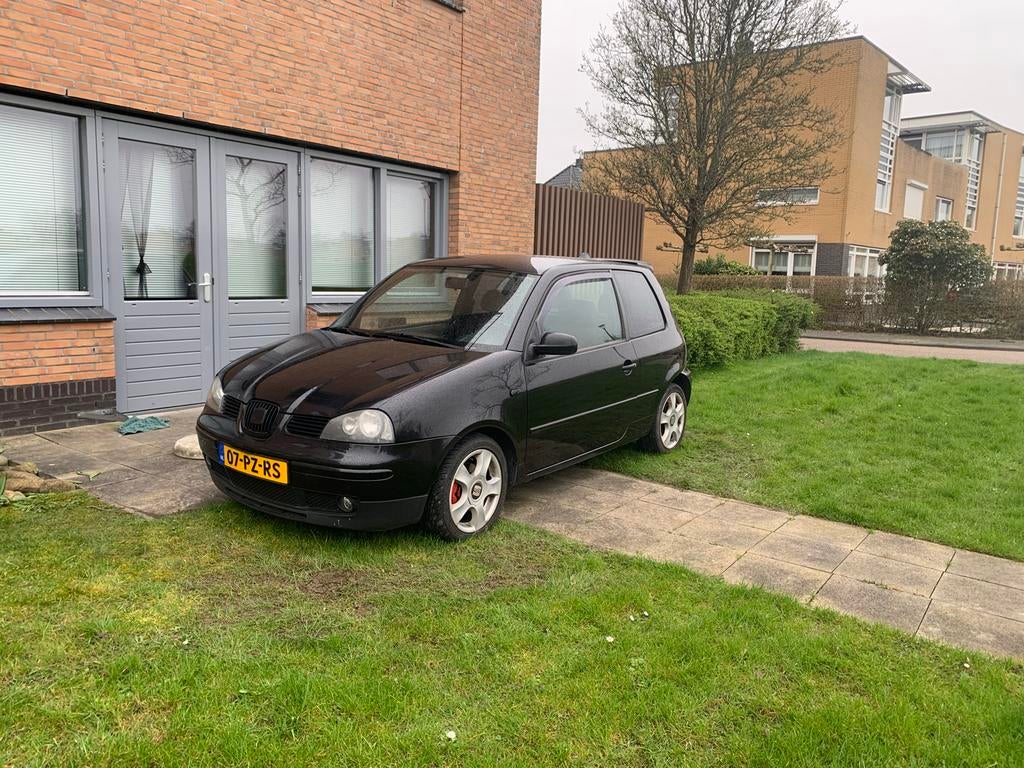 Seat Arosa 1.4 16V 74KW 2005 Zwart, Auto's, Seat, Voorwielaandrijving, 15 km/l, 4 stoelen, 100 pk