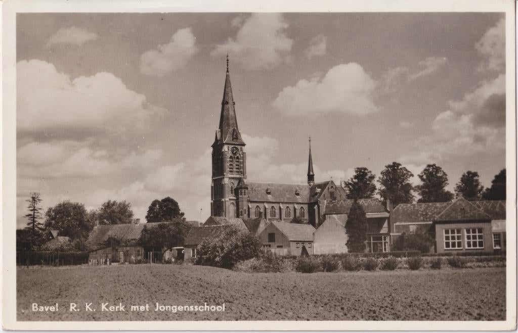 AK BAVEL -Kerk met Jongensschool- 195?, Ophalen of Verzenden, 1940 tot 1960, Gelopen, Noord-Brabant