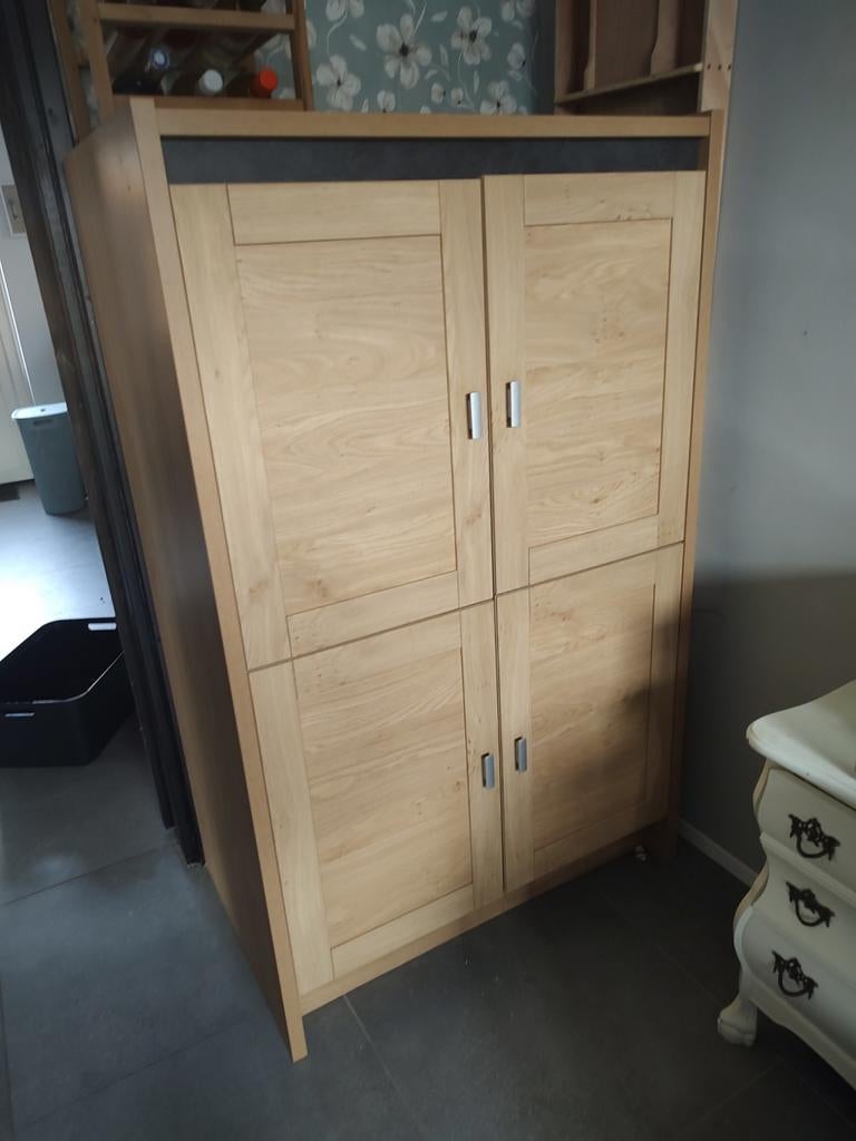 Barkast Sanne met lichte beschadiging aan de zijkant, Ophalen, Gebruikt