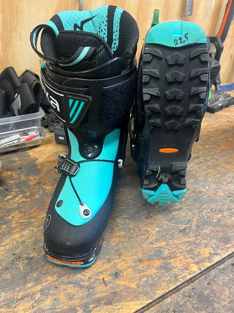 Toerski schoenen ROXA Scout W 22.5-23.5 (NIEUW), Sport en Fitness, Skiën en Langlaufen, Overige merken, 160 tot 180 cm, Verzenden