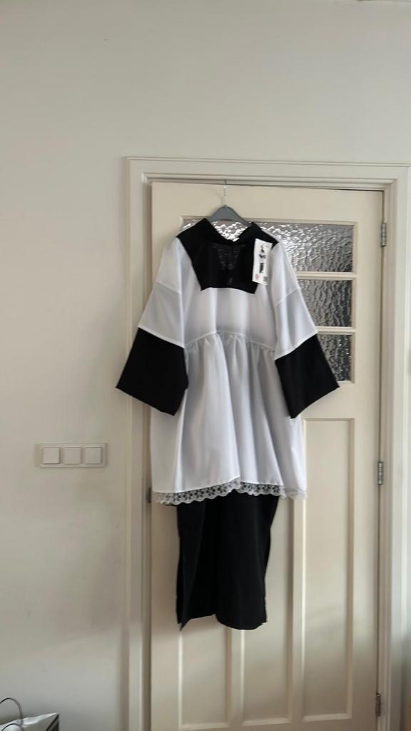 Carnavalskleding - misdienaar verkleedkleding, Ophalen, Zo goed als nieuw