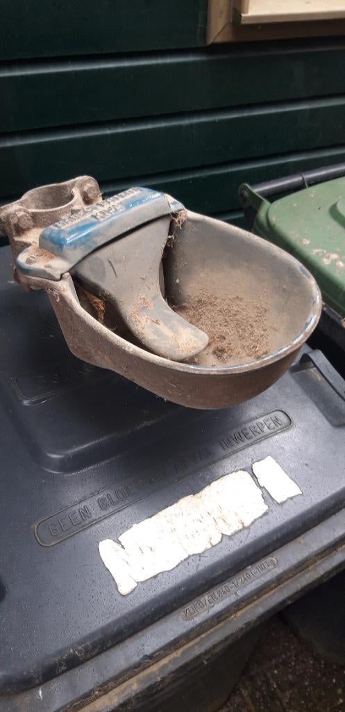 Drinkbak, Dieren en Toebehoren