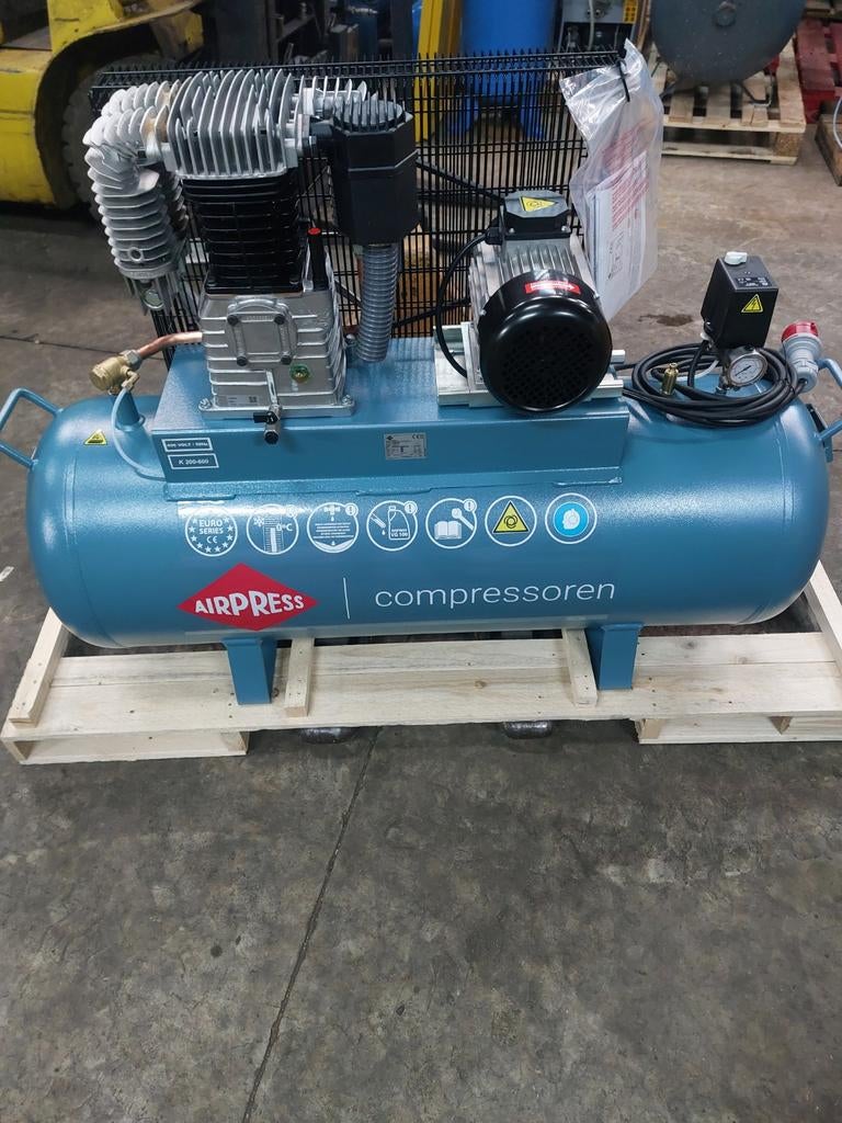 Compressor merk airpress k200 600, 100 liter of meer, Ophalen of Verzenden, 400 tot 800 liter/min