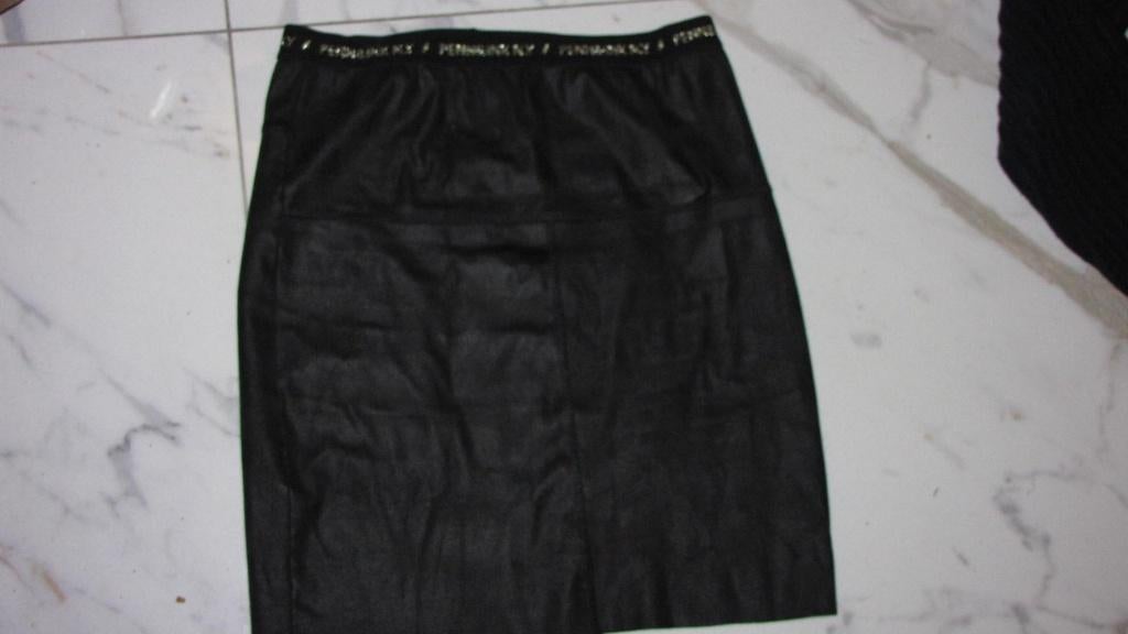 36 PENN & INK zwarte rok suedine, Kleding | Dames, Rokken, Zwart, Ophalen of Verzenden, Zo goed als nieuw, Knielengte