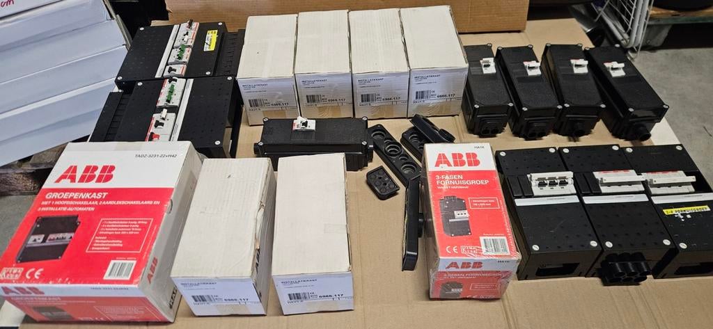 ABB  Groepen kasten 17 stuks COMPLEET  klein /groot ,€1000, Ophalen, Nieuw, Overige typen