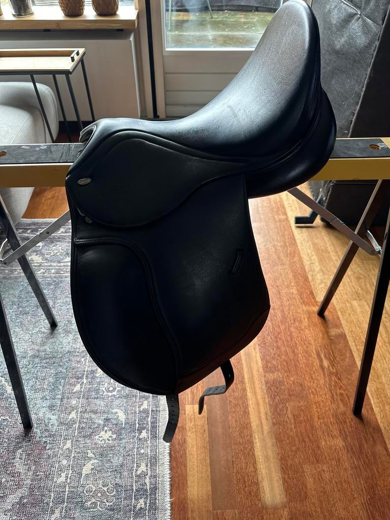 Tekna Letek dressuurzadel 16,5 inch, Dieren en Toebehoren, Paarden en Pony's | Zadels, Ophalen, Gebruikt, Dressuur