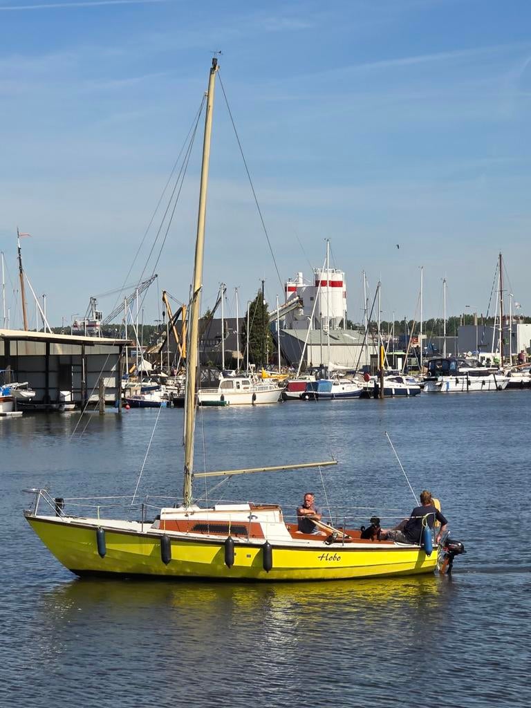 Waarschip kajuitzeiljacht 725 compleet moet weg €1.299.-, Watersport en Boten, Ophalen, Overige materialen, Gebruikt, Overige brandstoffen
