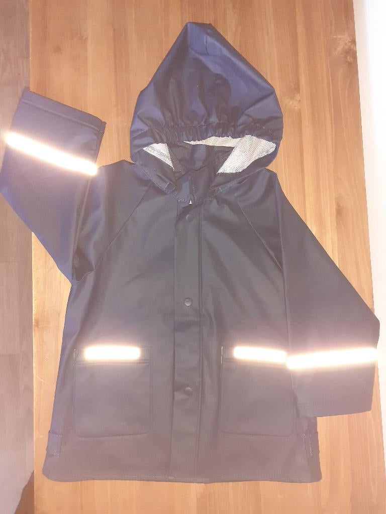 Regen Jas. Play Shoes. Mt 86. Nieuw, Kinderen en Baby's, Babykleding | Maat 86, Nieuw, Jongetje of Meisje, Jasje, Ophalen of Verzenden