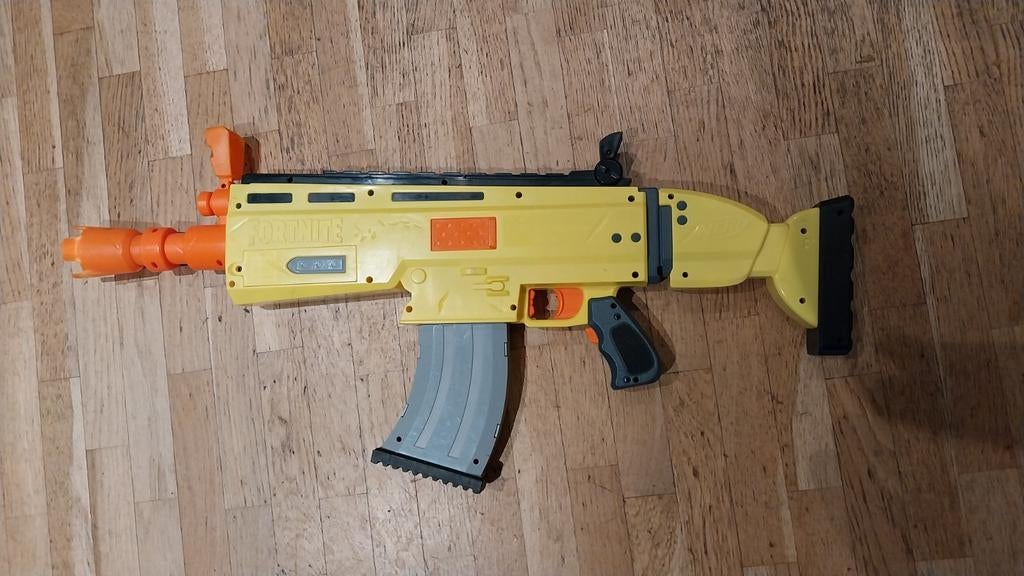 NERF Fortnite Scar, Ophalen