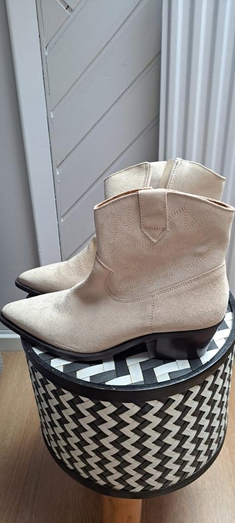 Beige enkellaarzen van DW//RS, Ophalen of Verzenden, Zo goed als nieuw, Beige