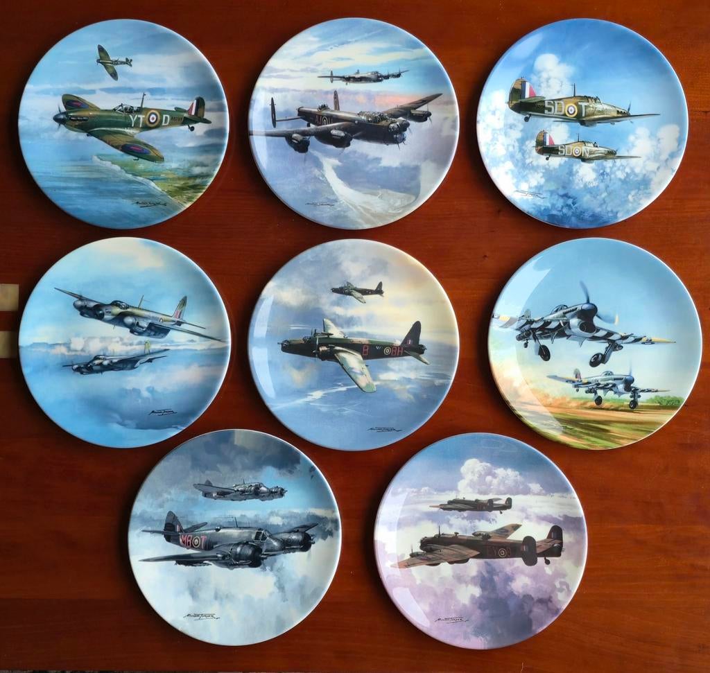 Set borden "Reach for the Sky". Coalport.  WO-II vliegtuigen, Verzamelen, Militaria | Tweede Wereldoorlog, Ophalen of Verzenden