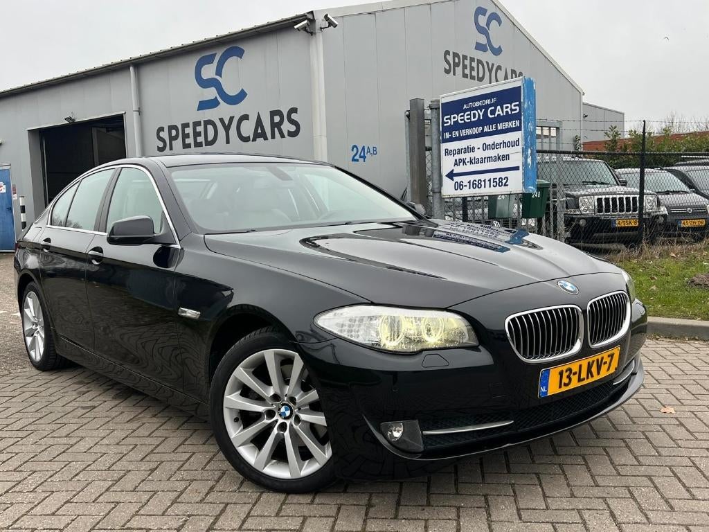 BMW 5-Serie 3.0 I 523i 2010 Automaat Leer Navi Cruise Full, Auto's, Beige, 2000 kg, 2996 cc, Bedrijf