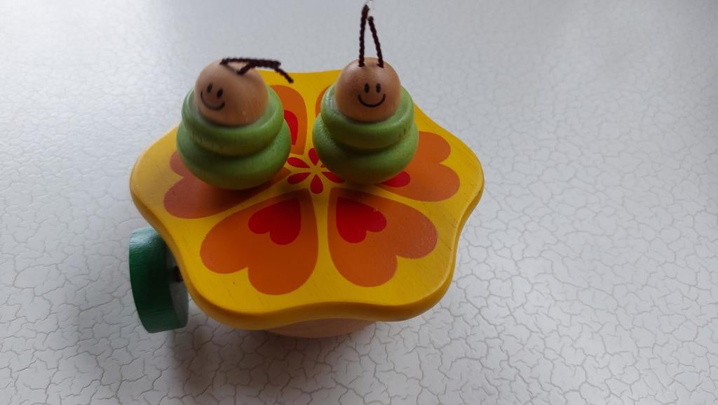 Houten muziekdoosje met dansende poppetjes, Kinderen en Baby's, Speelgoed | Houten speelgoed, Ophalen of Verzenden