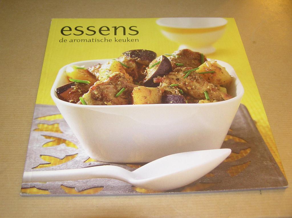 Essens .. de aromatische keuken-Nathalie Roiret, Nathalie Roiret, Vegetarisch, Ophalen of Verzenden, Zo goed als nieuw