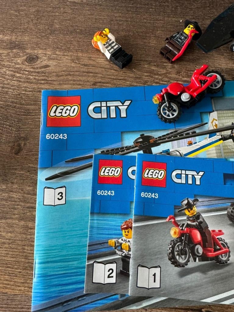 Lego 60243 politie helikopter, Ophalen of Verzenden, Zo goed als nieuw, Complete set, Lego