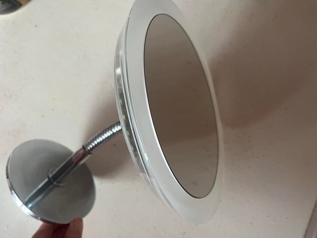 Keuco Make-up Spiegel met Verlichting & Vergroting, Minder dan 50 cm, Overige typen, Ophalen of Verzenden, Zo goed als nieuw