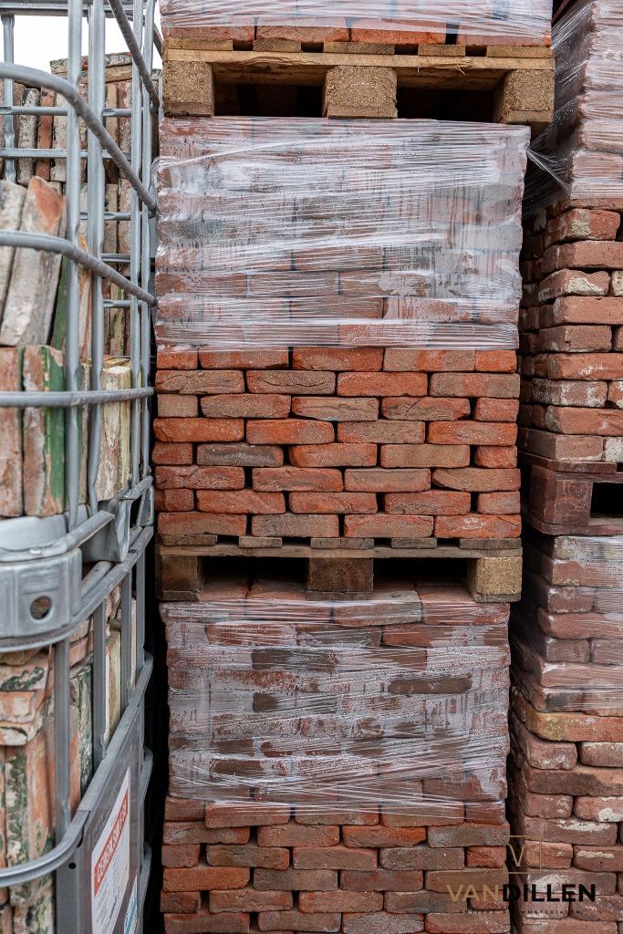 Oude gebikte rode bakstenen circa 19x5 275M2 actie prijs, Doe-het-zelf en Verbouw, Metselstenen, Verzenden, Gebruikt, Bakstenen