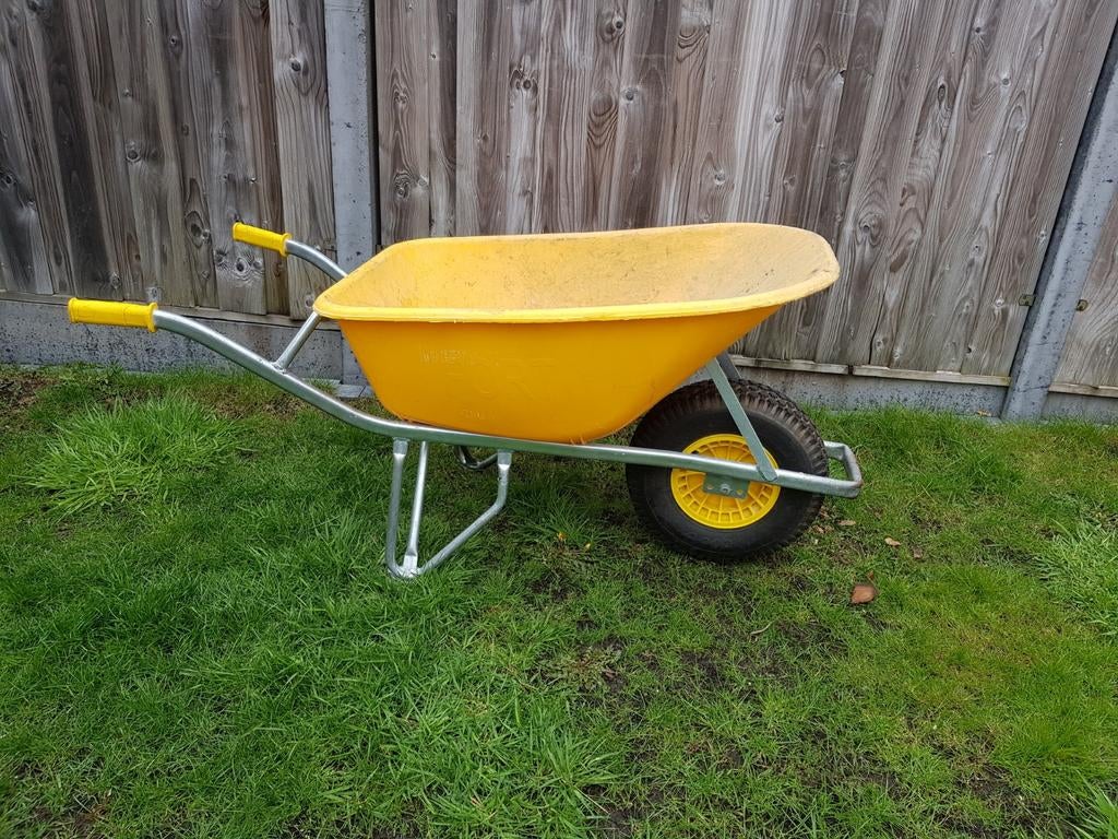 Te huur,  kruiwagens en stenenkruiwagens.  7,50 euro per dag, Ophalen, Gebruikt