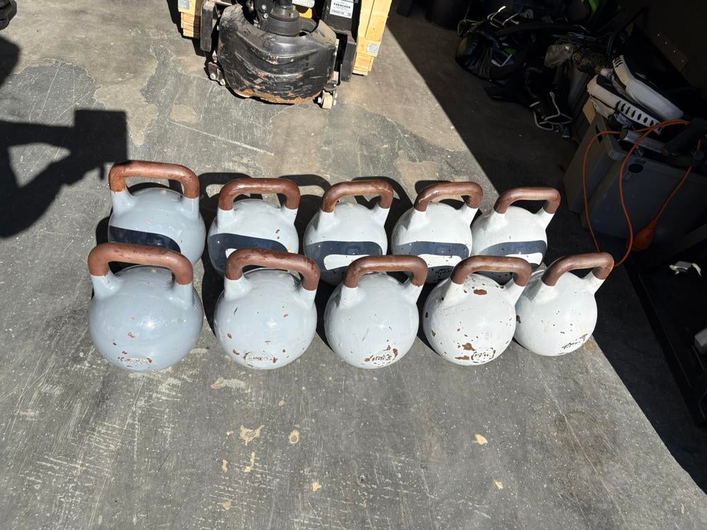 Competition kettlebells 2 x 8-24 kg incl gewichten rek, Gebruikt, Incl rek, Kettlebell, Competition kettlebells