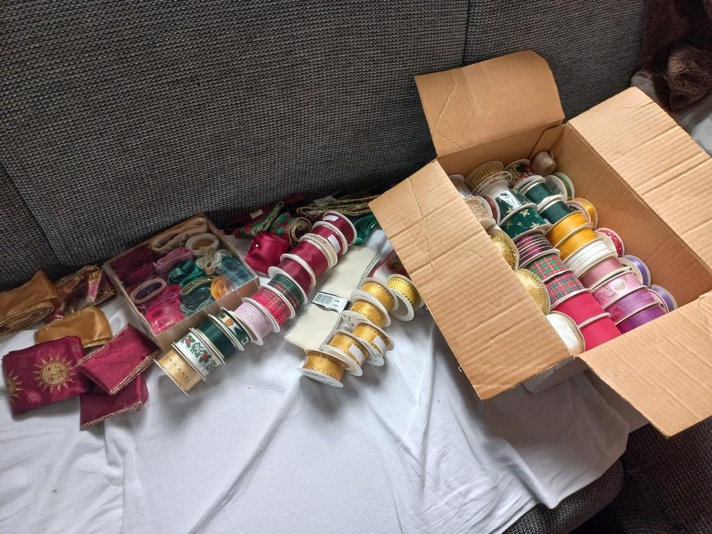 Grote partij lint, geschenkband, diverse kleuren en soorten, Ophalen of Verzenden, Gebruikt