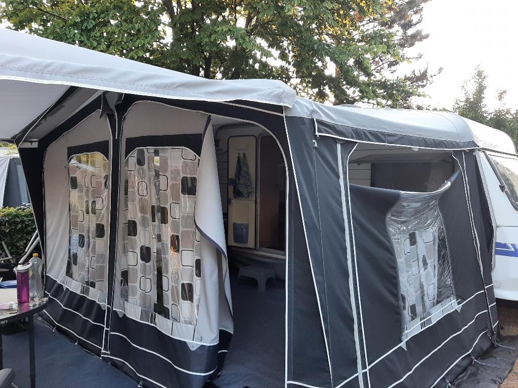 Hobby 400 SF easy caravan - Comfortabel en Compleet, Caravans en Kamperen, Caravans, Hobby, Luifel, Treinzit, 750 - 1000 kg