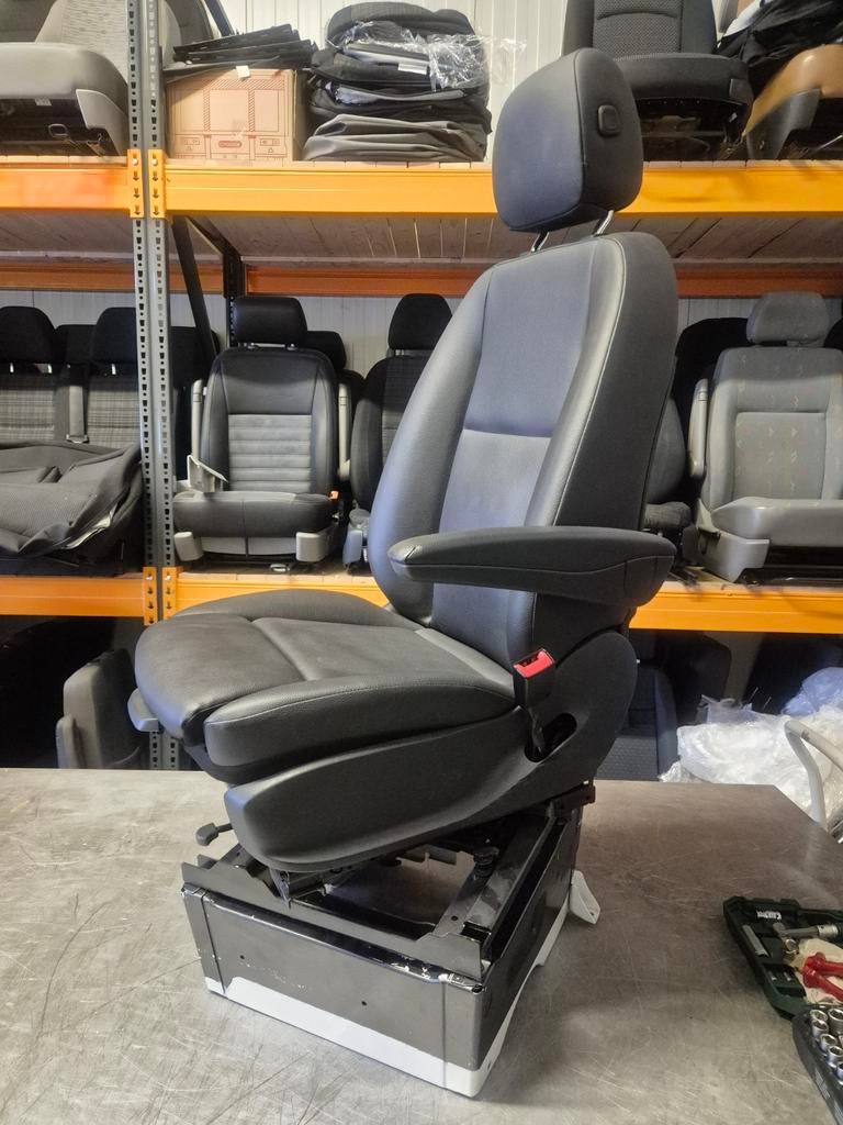 MERCEDES SPRINTER W907 LUXE DRAAIBARE LEREN BIJRIJDERSSTOEL, Auto-onderdelen, Interieur en Bekleding, Mercedes-Benz, Ophalen of Verzenden