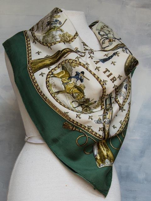 HERMES  sjaal,  " La Chasse a Tire" ,    afmeting 85 x 85cm, Kleding | Dames, Mutsen, Sjaals en Handschoenen, Gedragen, Sjaal