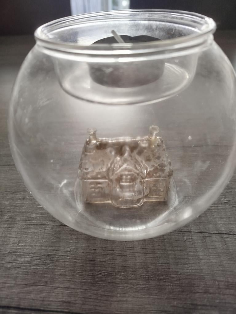 Leuk windlicht met glazen huisje erin Riviera maison, Huis en Inrichting, Woonaccessoires | Kandelaars en Kaarsen, Ophalen of Verzenden