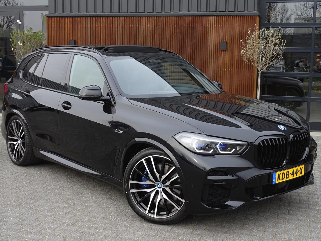 BMW X5 45e 394PK M-Sport / M- Individual / Skylounge / Laser, Automaat, Gebruikt, Zwart, Leder