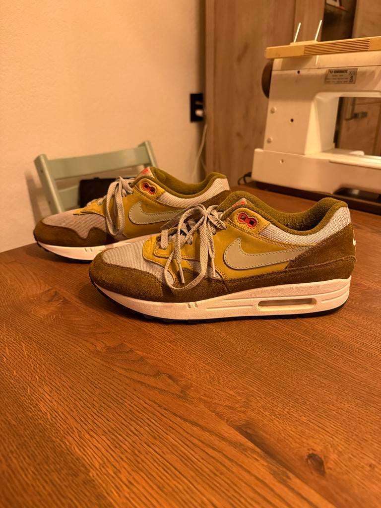 Nike Atmos x Nike Air Max 1 Green Curry maat 44, Ophalen of Verzenden, Zo goed als nieuw, Overige kleuren, Sneakers of Gympen