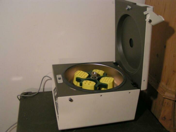 Centrifuge Hettich traploos instelbaar 2 soorten buizen, Diversen, Braces, Niet ingevuld, Niet ingevuld, Ophalen of Verzenden