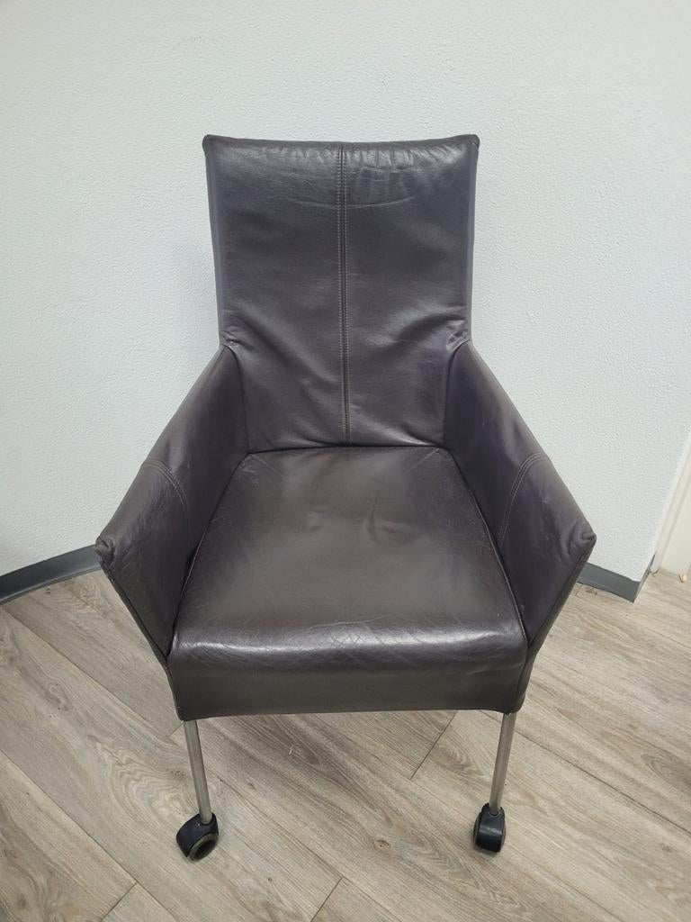 8x Donkerbruine Huiskamerstoelen met Wieltjes - Gebruikt, Huis en Inrichting, Stoelen, Ophalen, Gebruikt, Bruin, Leer