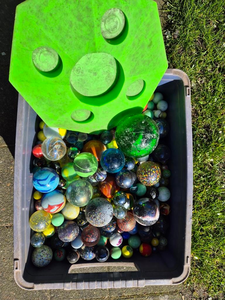 GRATIS Grote verzameling knikkers met knikkerpotje, Kinderen en Baby's, Ophalen, Gebruikt, Jongen of Meisje