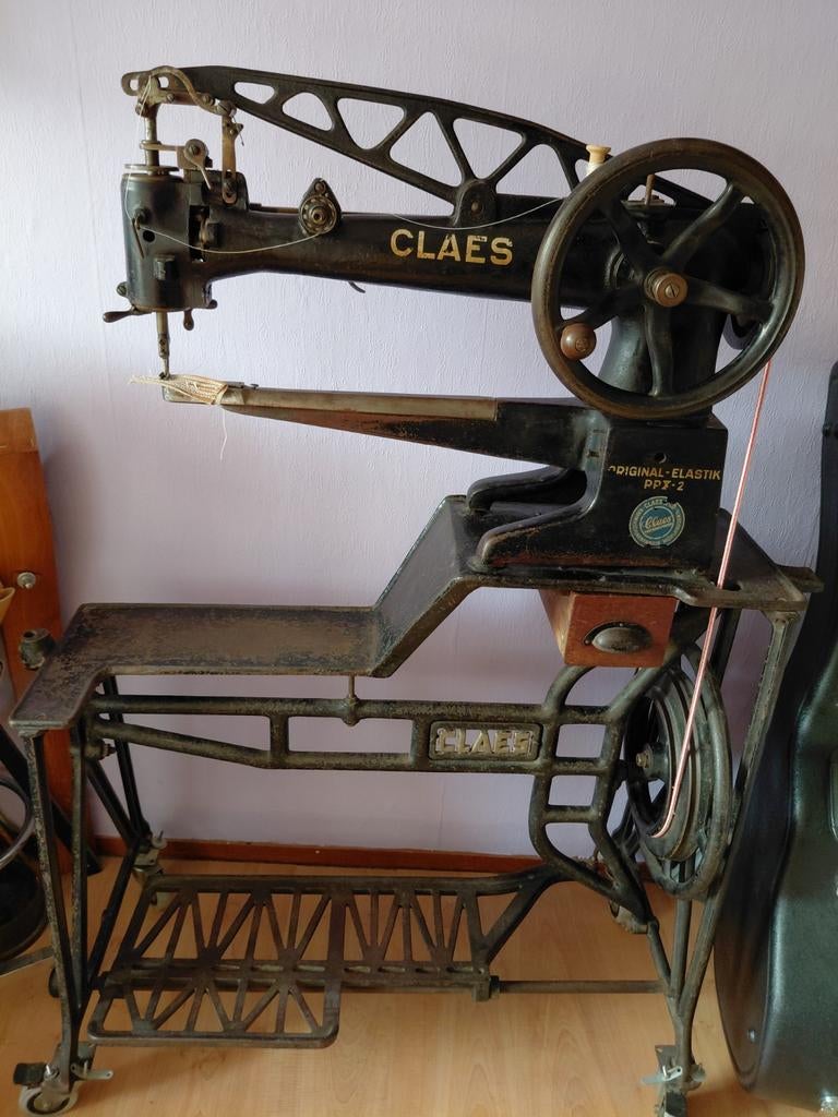 Claes schoenmakers naaimachine, Ophalen