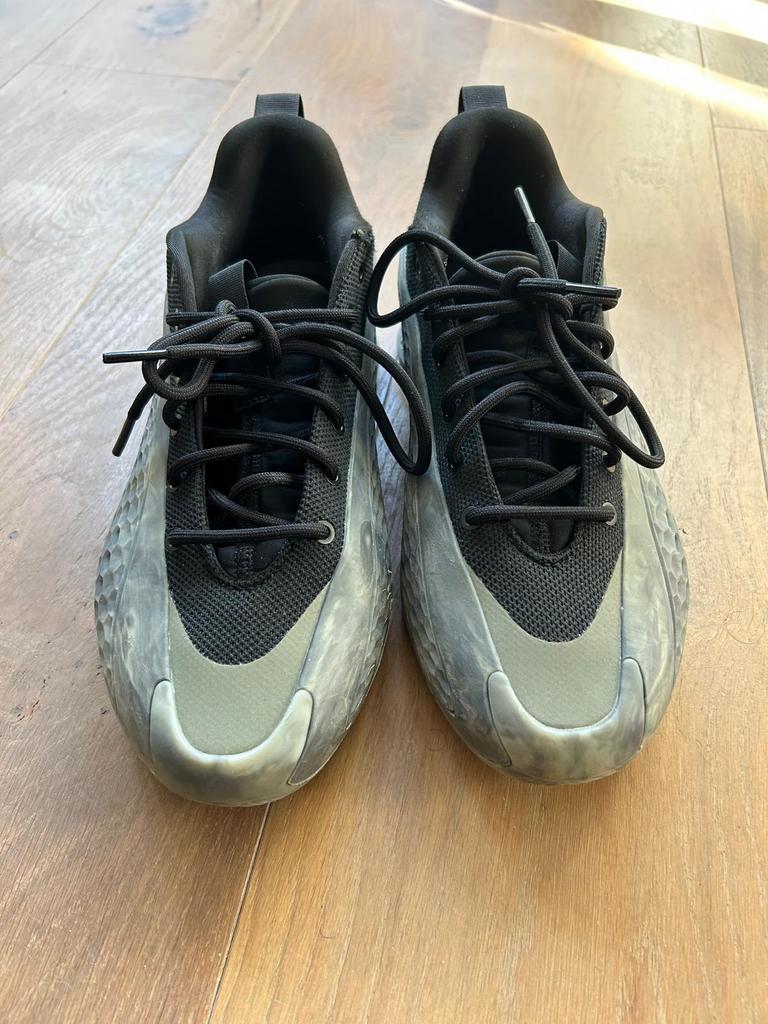 Adidas shoes as new just weared 3-4 times, Sport en Fitness, Loopsport en Atletiek, Ophalen, Zo goed als nieuw, Hardloopschoenen