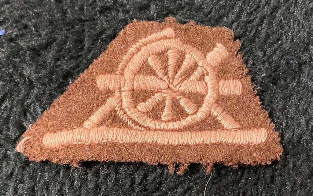 Vintage Artillerie Embleem uniform Britse WOI WOII, Verzamelen, Ophalen of Verzenden, Landmacht, Nederland, Embleem of Badge