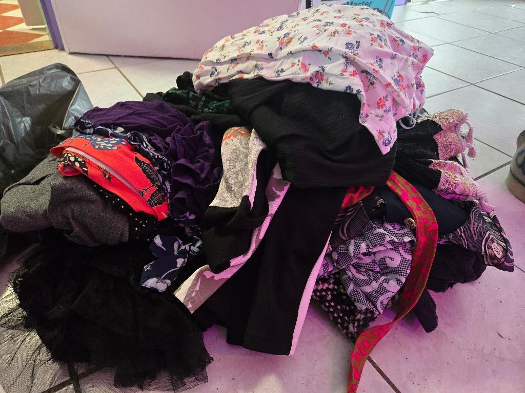 Dames kleding pakket zak 2, Kleding | Dames, Dames-kledingpakketten, Ophalen of Verzenden, Gedragen, Maat 46/48 (XL) of groter